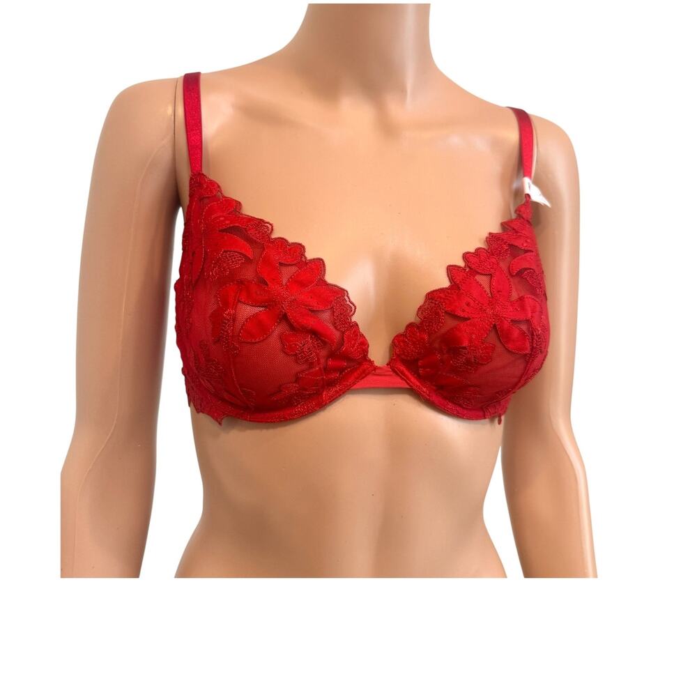 Victoria's Secret 34D Very Sexy low cut demi embroidered lace bra BC3 3214